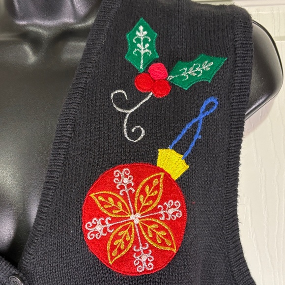NWT Bobbie Brooks Black Sweater Vest with Colorful Ornaments Sz Large - Picture 4 of 11